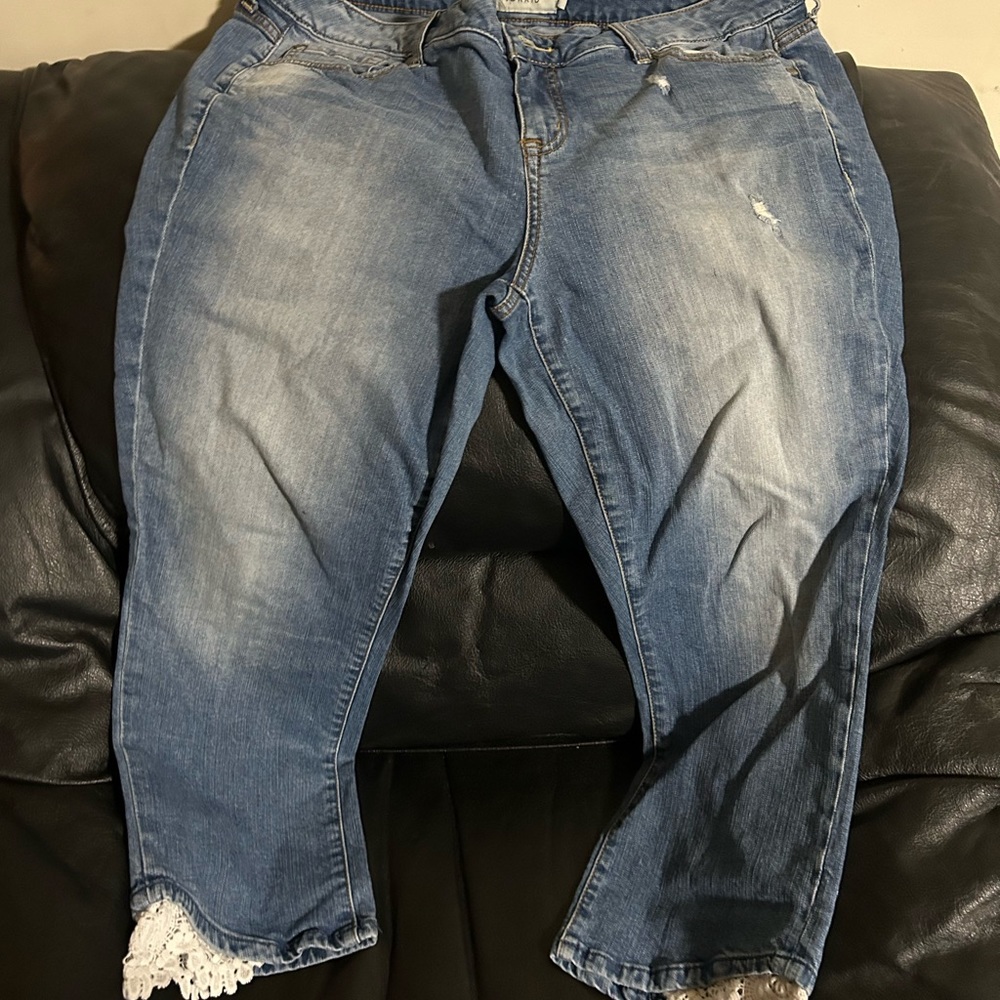 Torrid jeans skinny fit tapered size 18 with lace at bottom